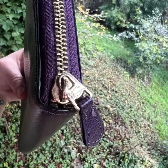 COACH Purple Leather Wallet with Gold Hardware AUTHENTIC - Picture 10 of 12